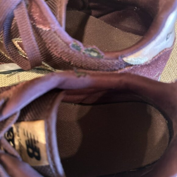 New Balance Plum and Gold Sneakers Size 9 - Picture 4 of 7